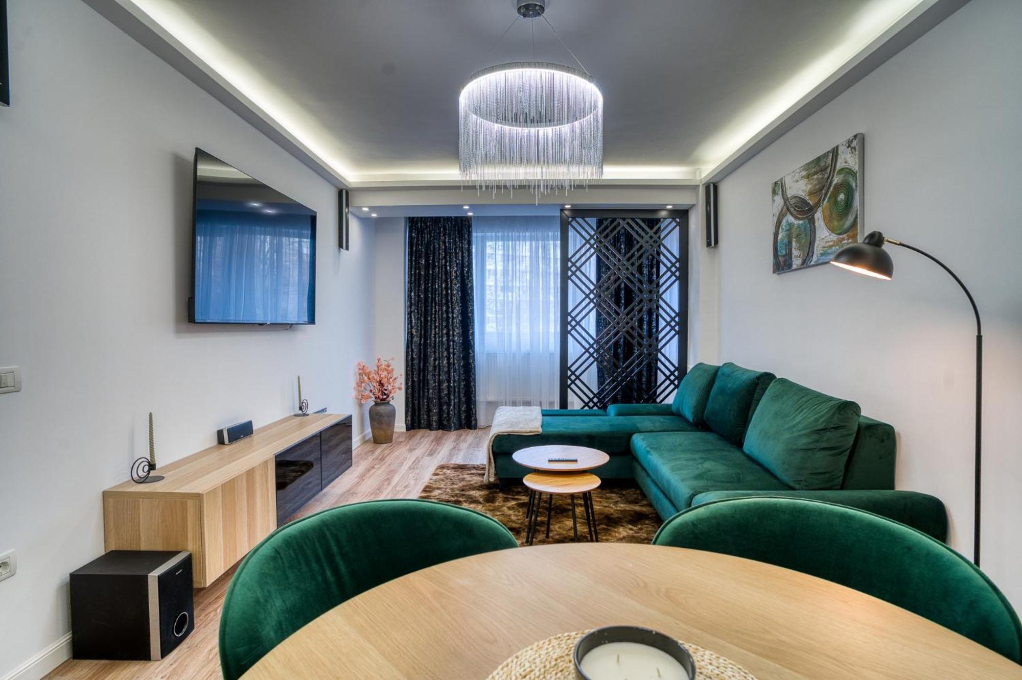 City Chic Retreat: Newly Renovated 1Br Apartment Bucarest Esterno foto