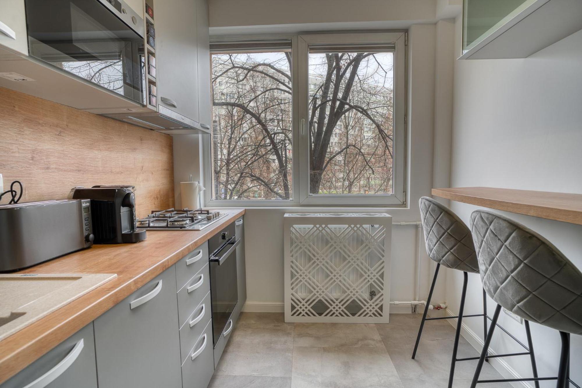 City Chic Retreat: Newly Renovated 1Br Apartment Bucarest Esterno foto