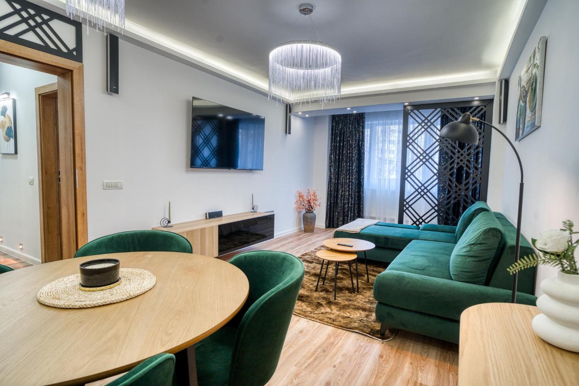 City Chic Retreat: Newly Renovated 1Br Apartment Bucarest Esterno foto